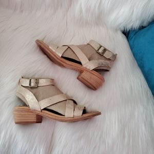 NEW Kork-Ease Marianna Gold Leather Sandal - 8